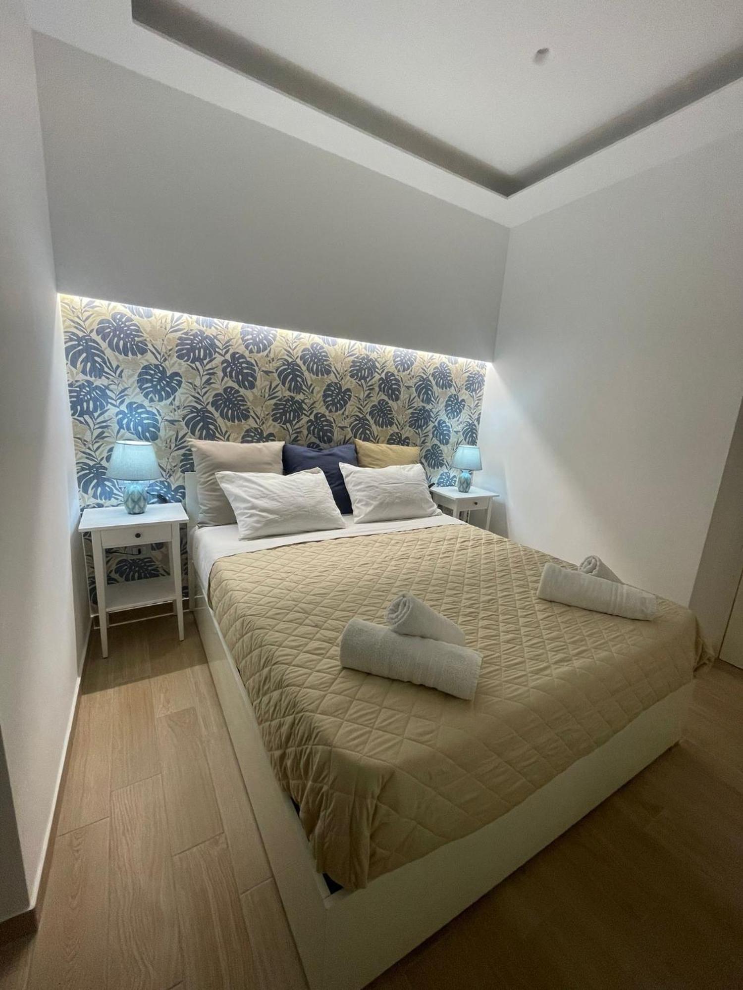 Civico 14 Chiaia Apartment Наполи Екстериор снимка
